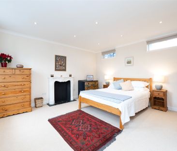 FLAT 2, 7 Gatehouse Cottage - Photo 3