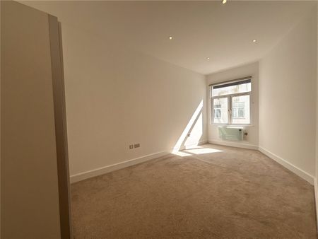 Bartley Way, Hook, Hampshire, RG27 - Photo 3