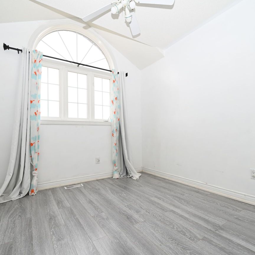For Lease - 233 Stanley Street, Barrie, Ontario - Photo 1