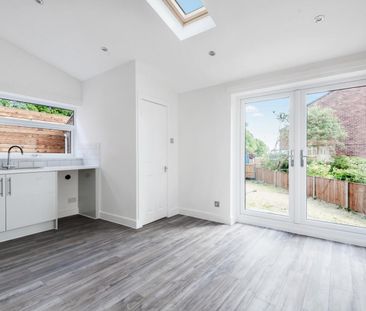 3 bedroom House To Let Total Size: 1089 SQ FT - Photo 5