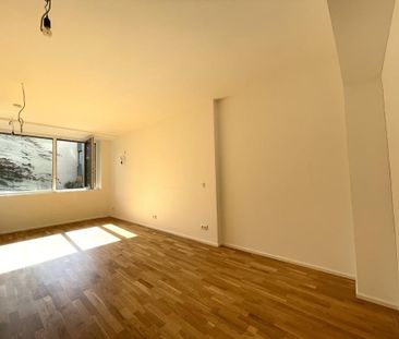 Nähe 7. Bezirk! Hofseitig und ruhig! Single-Hit mit 4m² SÜD-Balkon!!! - Photo 2