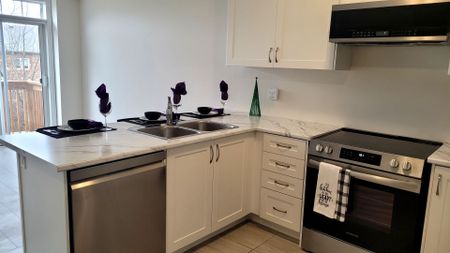 For Lease - 2135 Speare Court, Innisfil, Ontario - Photo 5