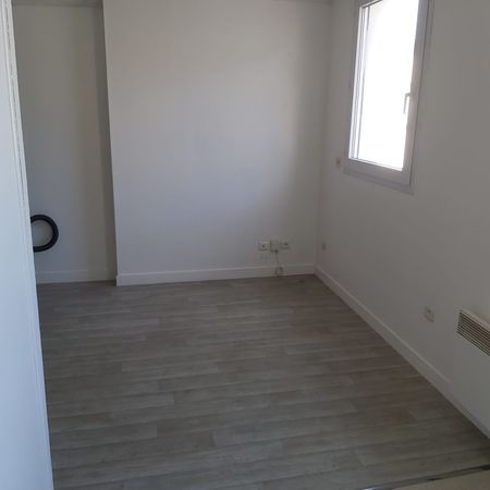 STUDIO AVEC GARAGE CENTRE VILLE DE BEAUVAIS - Photo 4