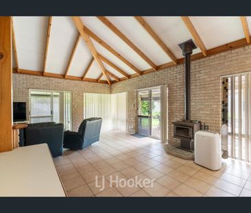 Coastal Living Just Steps from Geographe Bay - 6 Month Lease - Photo 1