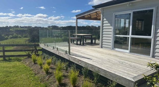 Charming 2-Bedroom home in Taupaki - Photo 1