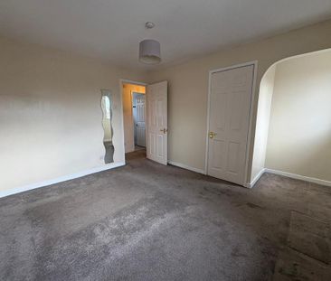 2 bedroom mews to rent - Photo 3