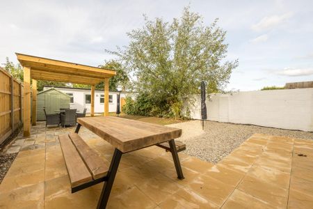 1 bedroom in a house share to rent - Photo 2