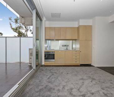 LOCATION! LOCATION! LOCATION! - Photo 4