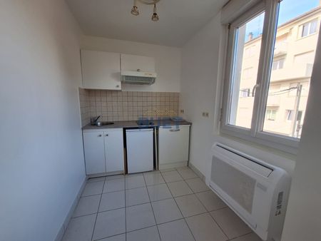 A LOUER - Idéal étudiants, ou jeunes actifs - Appartement ... - Photo 3