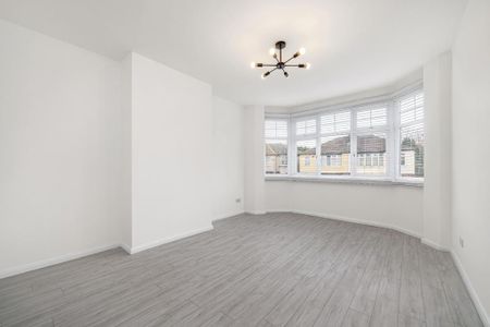 4 bedroom semi-detached house to rent - Photo 4