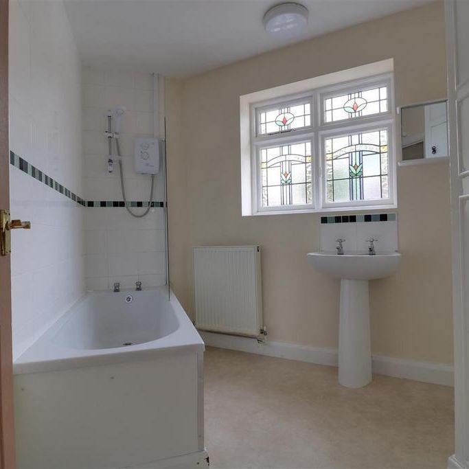 3 bedroom semi-detached house to rent - Photo 1