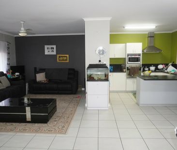 3 BEDROOM, 1 BATHROOM HOUSE IN LARAPINTA WITH ELECTRICITY INCLUDED - Photo 1