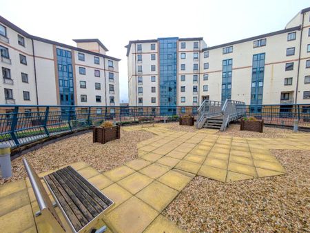 2 bedroom flat to rent - Photo 4