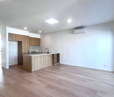 Brand new townhouse in the heart of Aurora Estate! - Photo 6