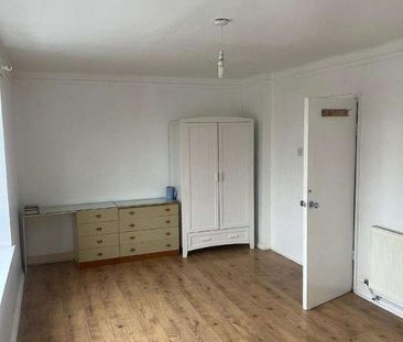 Clare Road, Stanwell, Middlesex, TW19 - Photo 4