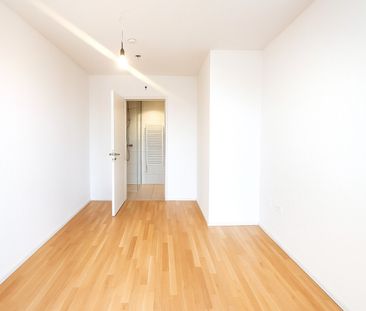 Sonnwendviertel: 2-Zimmer-Wohnung mit Balkon im 14. OG – Fitnessrau... - Foto 2