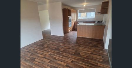 3 Bedroom Home In Central Location - Photo 2