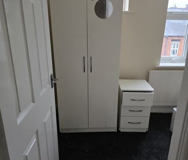 2 Bed Flat, Leeds, LS8 - Photo 4