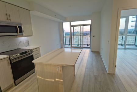 For Lease - 75 Oneida Crescent Unit# 1510, Richmond Hill, Ontario - Photo 2