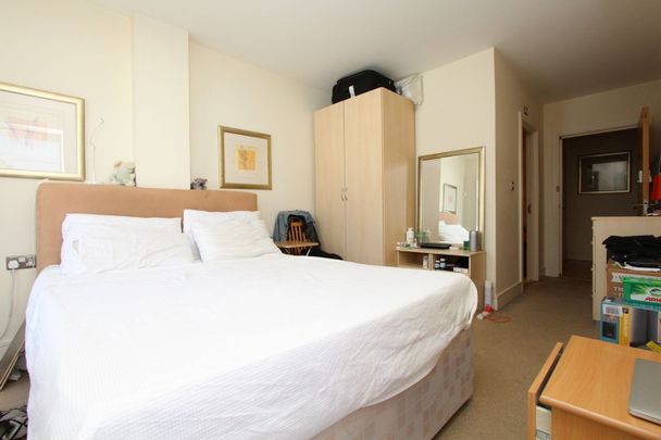 Room in a Shared Flat, Cedar Court, SE1 - Photo 1