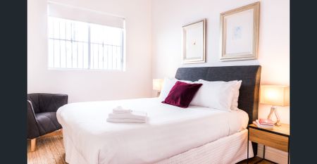 ART STYLED BEACH HOUSE @ BONDI BEACH LONG TERM - Photo 5