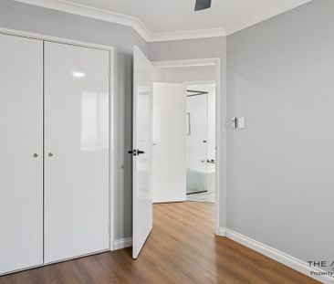 Beautifully renovated 3 bedroom - Photo 2