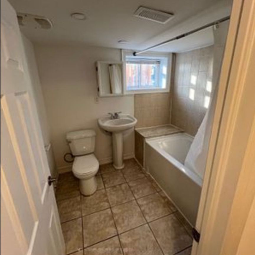 For Lease - 1753 Lawrence Avenue Unit# Lower, Toronto, Ontario - Photo 1