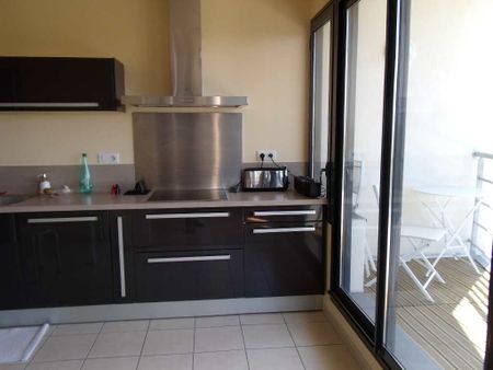 Location Appartement 4 pièces 190m² ANGOULEME 16000 - Photo 5