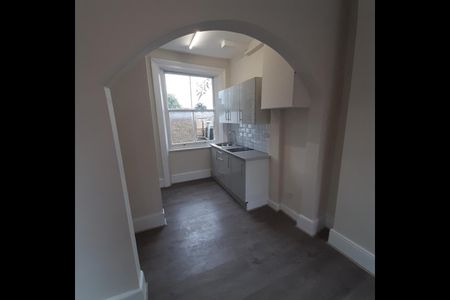 Studio Flat, Praed Street, W2 - Photo 3