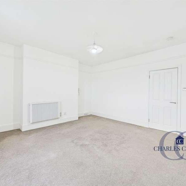 Clarence Square, Cheltenham, GL50 - Photo 1