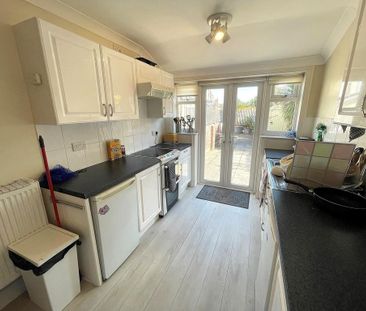 3 bedroom terraced house to rent - Photo 1