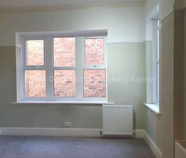 Bedroom Detached Family Home, BH12 - Photo 4