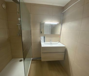 Location Appartement 2 pièces 57m² AVIGNON 84000 - Photo 2