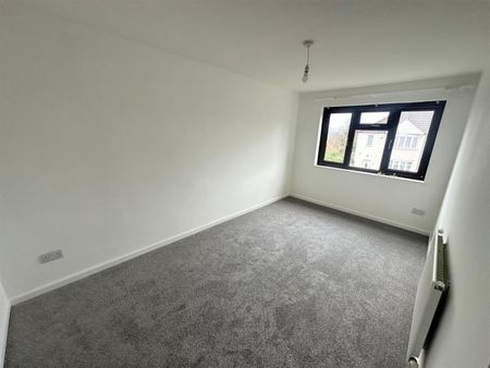 3 bedroom House To Let - Photo 5