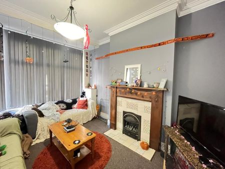 5 bedroom terraced house to rent - Photo 4