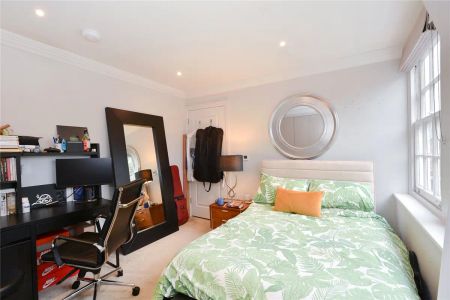 3 bedroom flat in Islington - Photo 3