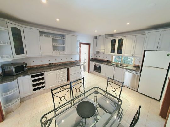 Detached Villa in Las Brisas - Photo 1