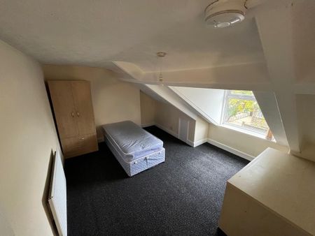 5 bedroom maisonette to rent - Photo 2