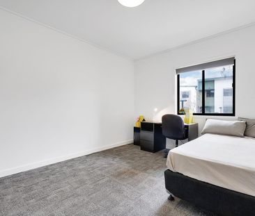 2/37 Sinnathamby Boulevard, Springfield Central, Qld 4300 - Photo 2