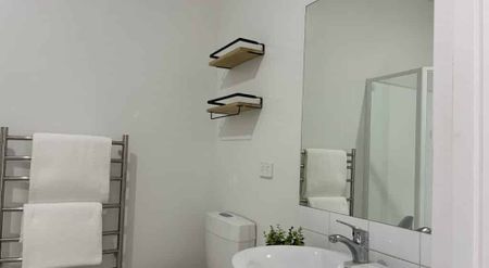 Charming Townhouse in Bayview - Photo 2