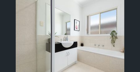 Charming Family Home in Quiet Cul-de-Sac - Photo 5