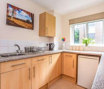 Flanchford House, Somers Close, Reigate, RH2 - Photo 5