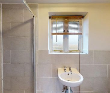 1 bedroom in a house share to rent - Photo 6