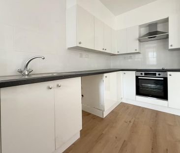4 bedroom terraced house to rent - Photo 1