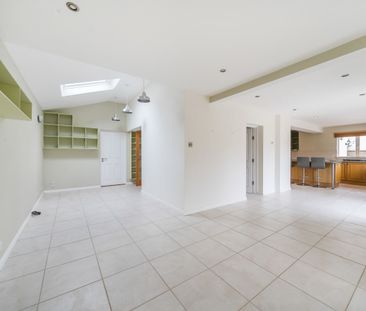 4 bedroom detached house to rent - Photo 3