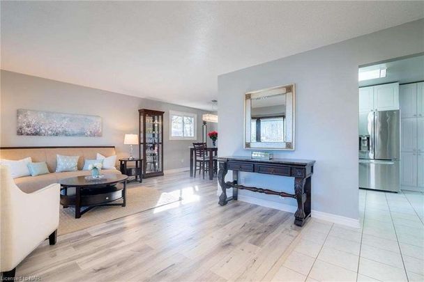 For Lease - 100 Larchwood Circle Unit# Upper, Welland, Ontario - Photo 1