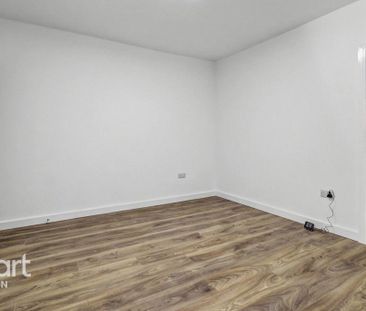 3 bedroom end of terrace house to rent - Photo 2