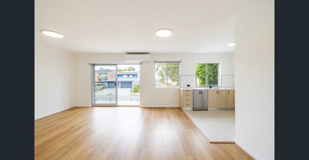 SPACIOUS 2-BEDROOM UNIT IN A PRIME SOLDIERS POINT LOCATION - Photo 1