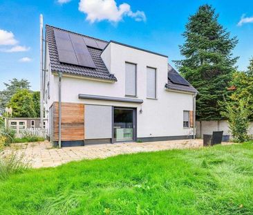 Möbliert- **KFW 40+ Energieeffizienzhaus mit traumhafter Südlage** - Photo 1