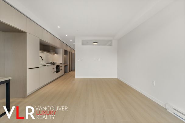 Condo in Port Moody, British Columbia - Photo 1